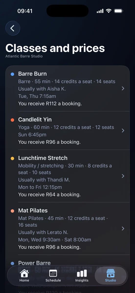 Classes and prices in the hoppir studio app: Barre Burn, 55 minutes, 14 credits a seat and 14 seats on Tuesdays and Thursdays; Candlelit Yin; Lunchtime Stretch; Mat Pilates; each with its usual teacher, its weekly times and what the studio receives a booking.